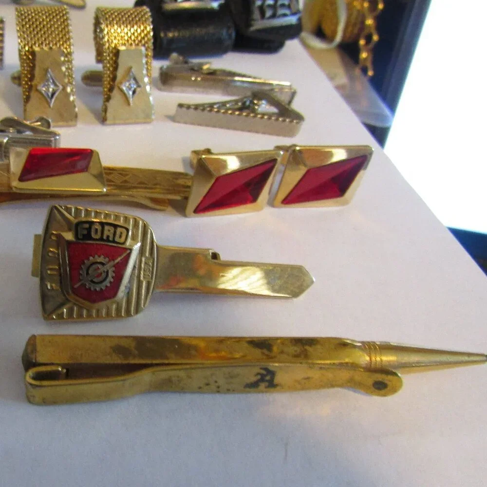 Vintage lot of MEN'S CUFF LINKS TIE BARS & CLASPS Hickok Swank Ford Anson